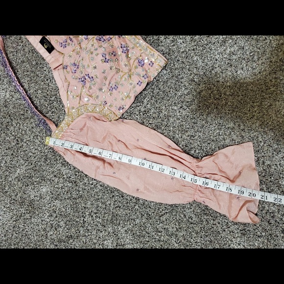 Indian outfit in blush pink and silver - Picture 9 of 16